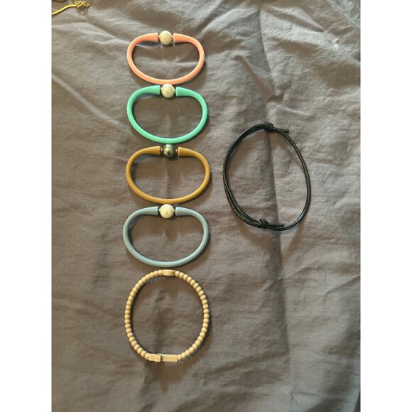 GUC Lot of 6 Bracelets Rubber Faux Pearls Cross Pink Green Brown Blue Tan Black - Picture 1 of 4